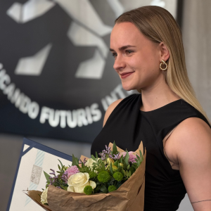 ABSOLVENTI HODNOTÍ STUDIUM VŠEM