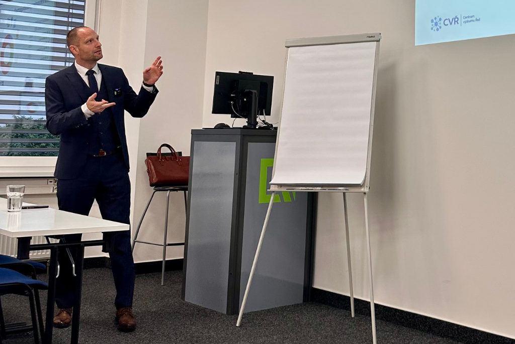 Jan Prehradný, expert na jaderný palivový cyklus a technologie v energetice